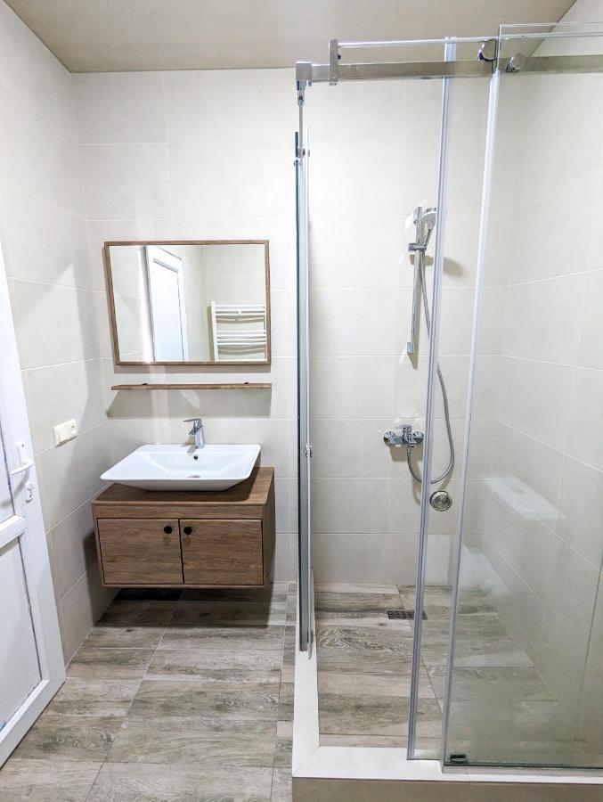 Brand New Apartment In Kʼutʼaisi Exterior foto